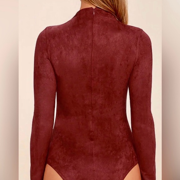 Red wine suede bodysuit with a keyhole - Picture 2 of 3
